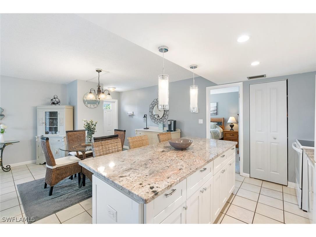 240 Palm Drive #48-1 Naples FL 34112 226010376 image6