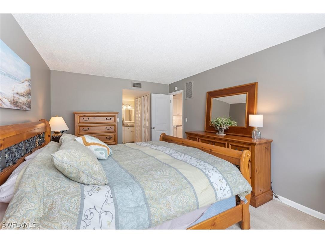 240 Palm Drive #48-1 Naples FL 34112 226010376 image9