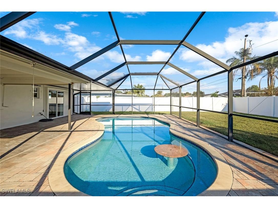 240 SE 43rd Terrace Cape Coral FL 33904 225021695 image1