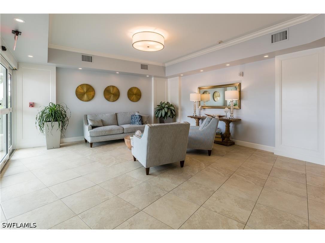 240 Seaview Court #105 Marco Island FL 34145 226013294 image10