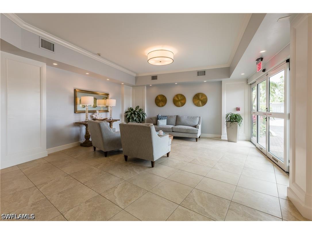 240 Seaview Court #105 Marco Island FL 34145 226013294 image11