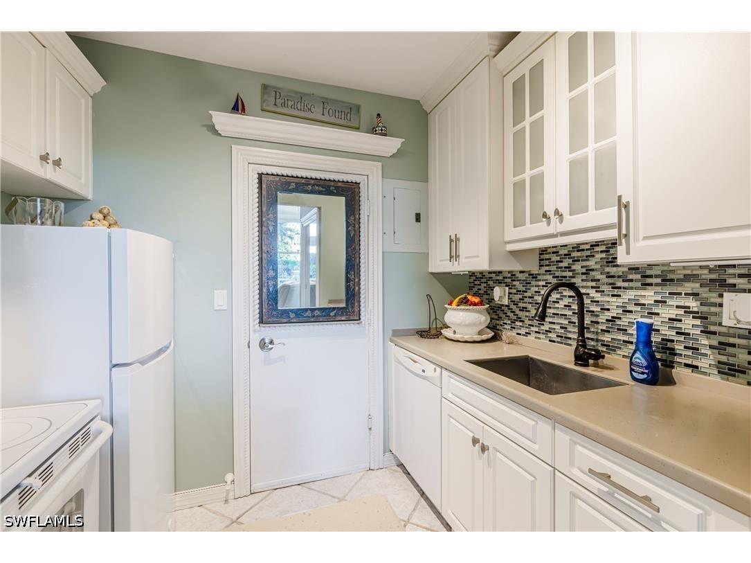 240 Seaview Court #105 Marco Island FL 34145 226013294 image4