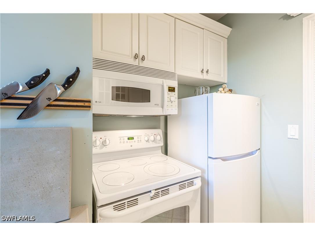 240 Seaview Court #105 Marco Island FL 34145 226013294 image5