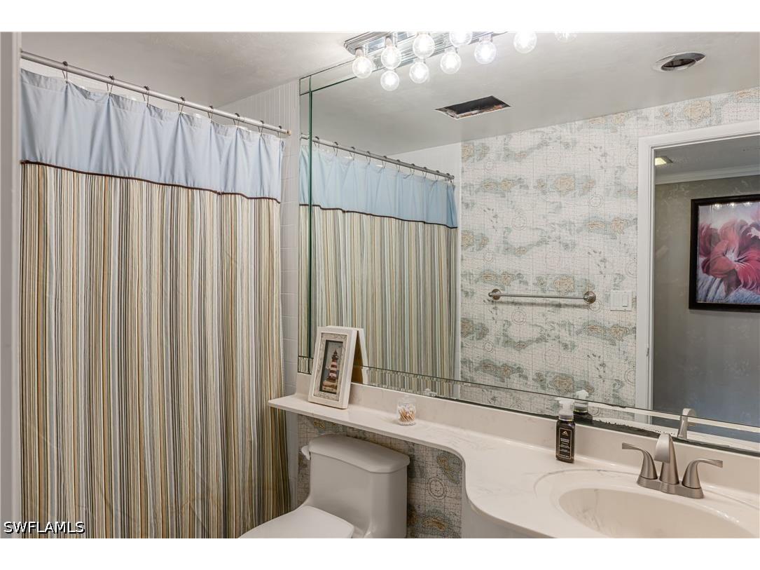 240 Seaview Court #105 Marco Island FL 34145 226013294 image7