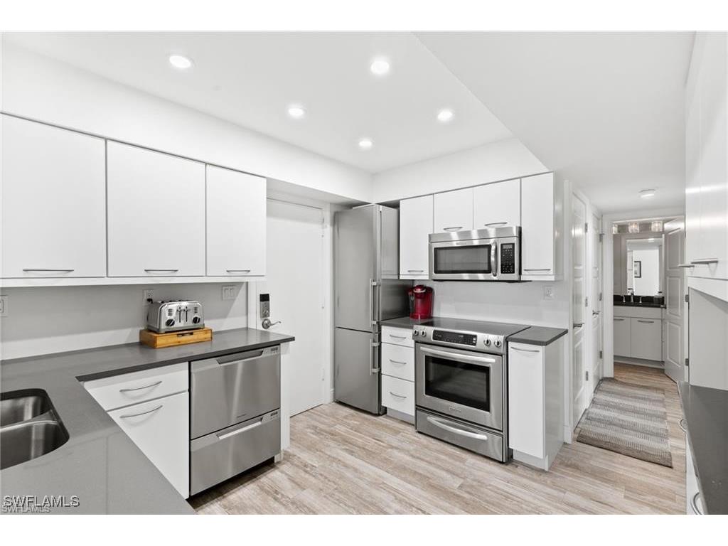 240 Seaview Court #211 Marco Island FL 34145 225083328 image7
