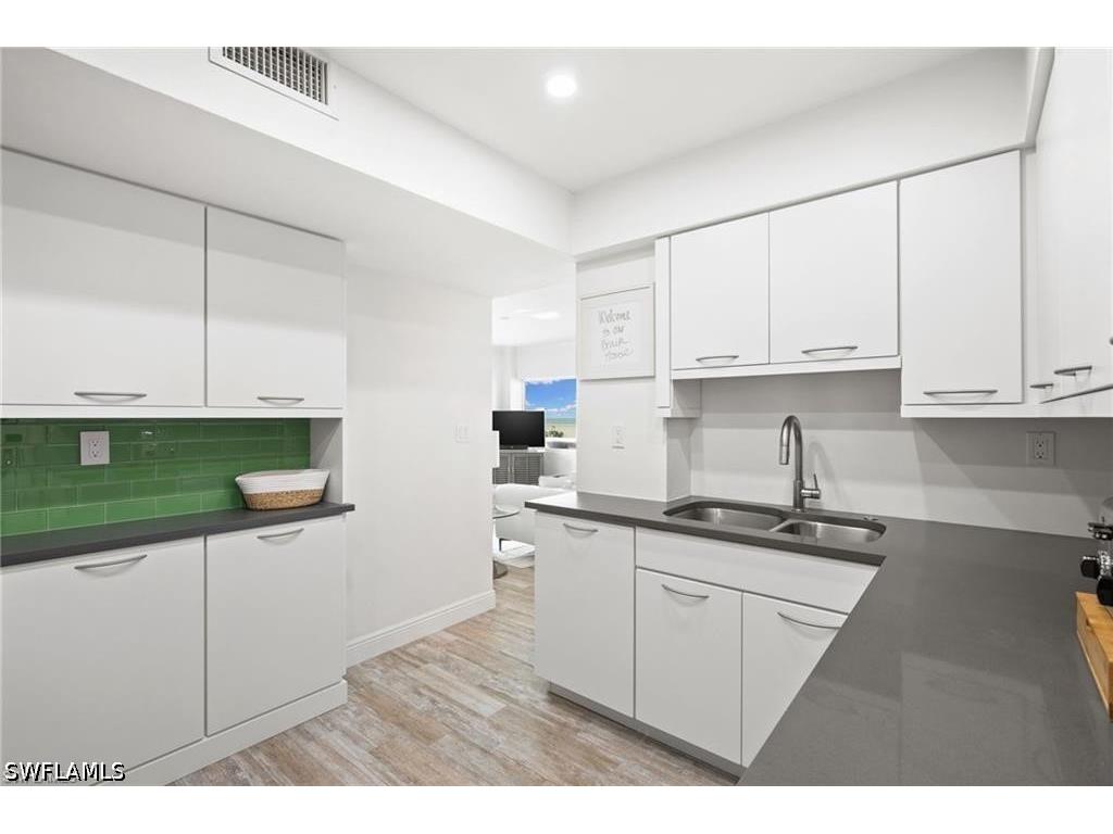 240 Seaview Court #211 Marco Island FL 34145 226021288 image9