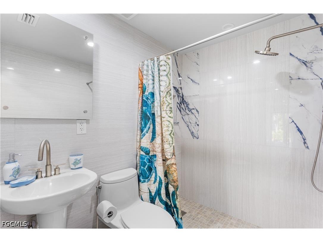 240 Southwinds Drive Sanibel FL 33957 2026014624 image23
