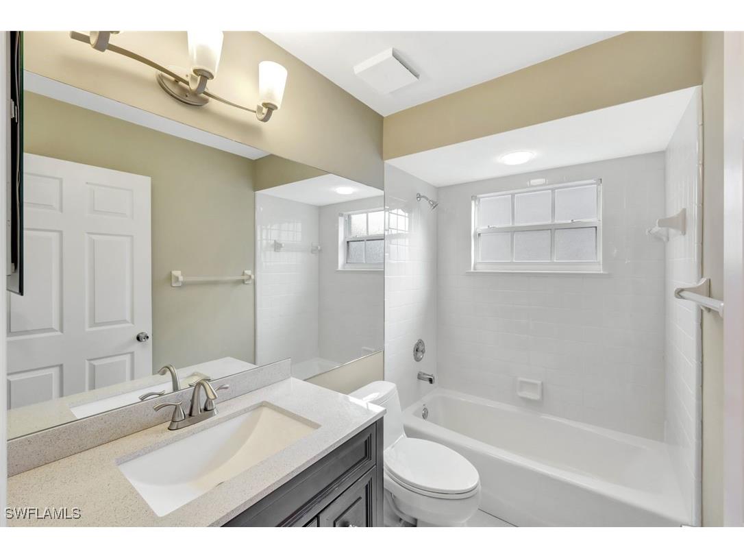 240 Via Perignon #9-1 Naples FL 34119 225081754 image12