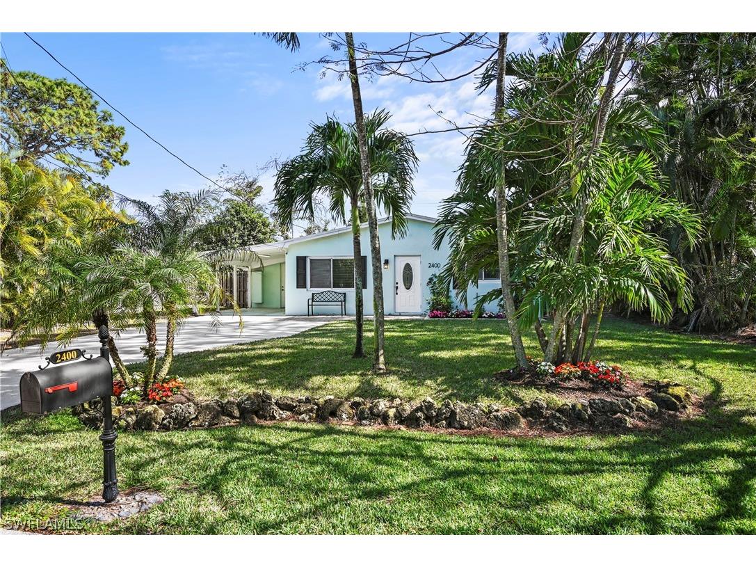 2400 14th Street N Naples FL 34103 223006735 image1