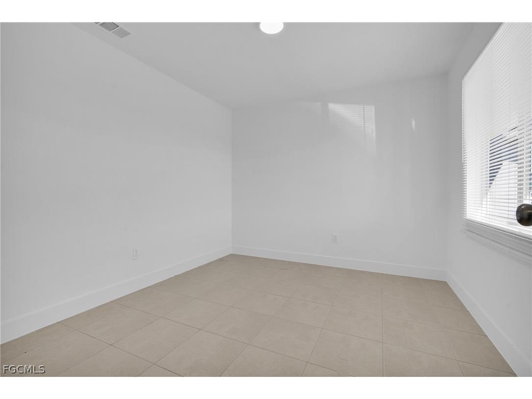 2400/2402 Paul Avenue S Lehigh Acres FL 33973 2026006948 image11