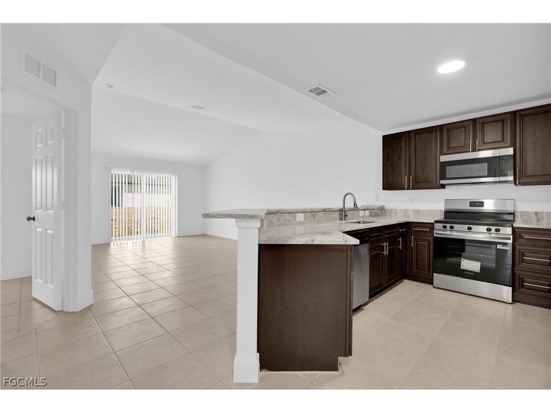 2400/2402 Paul Avenue S Lehigh Acres FL 33973 2026006948 image4