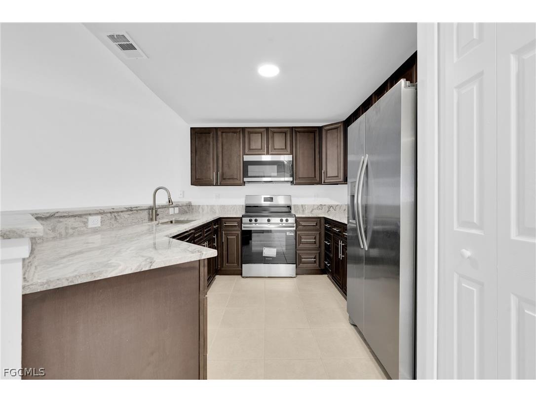 2400/2402 Paul Avenue S Lehigh Acres FL 33973 2026006948 image5