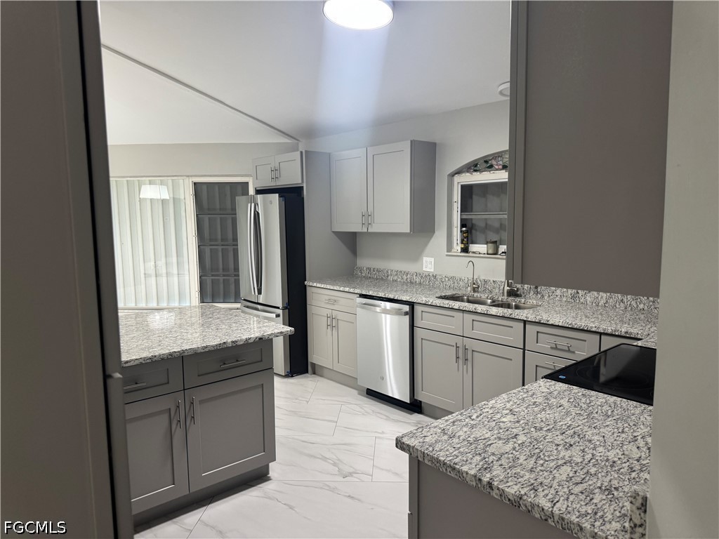 2400 Barcelona Avenue Fort Myers FL 33905 2026017084 image2