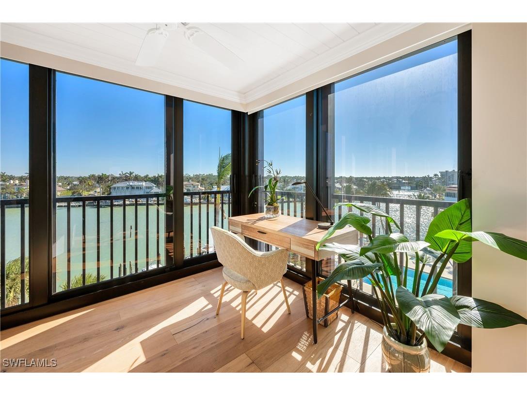 2400 Gulf Shore Boulevard N #501 Naples FL 34103 225078037 image1