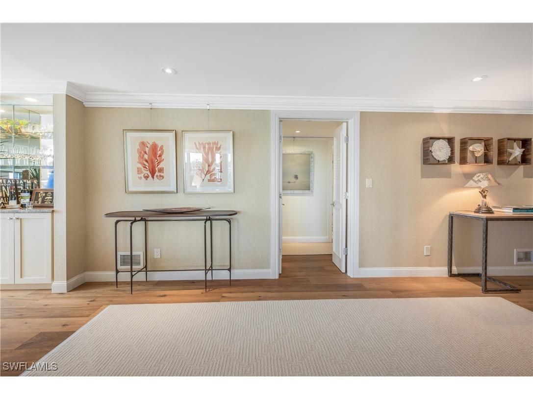 2400 Gulf Shore Boulevard N #501 Naples FL 34103 225078037 image6