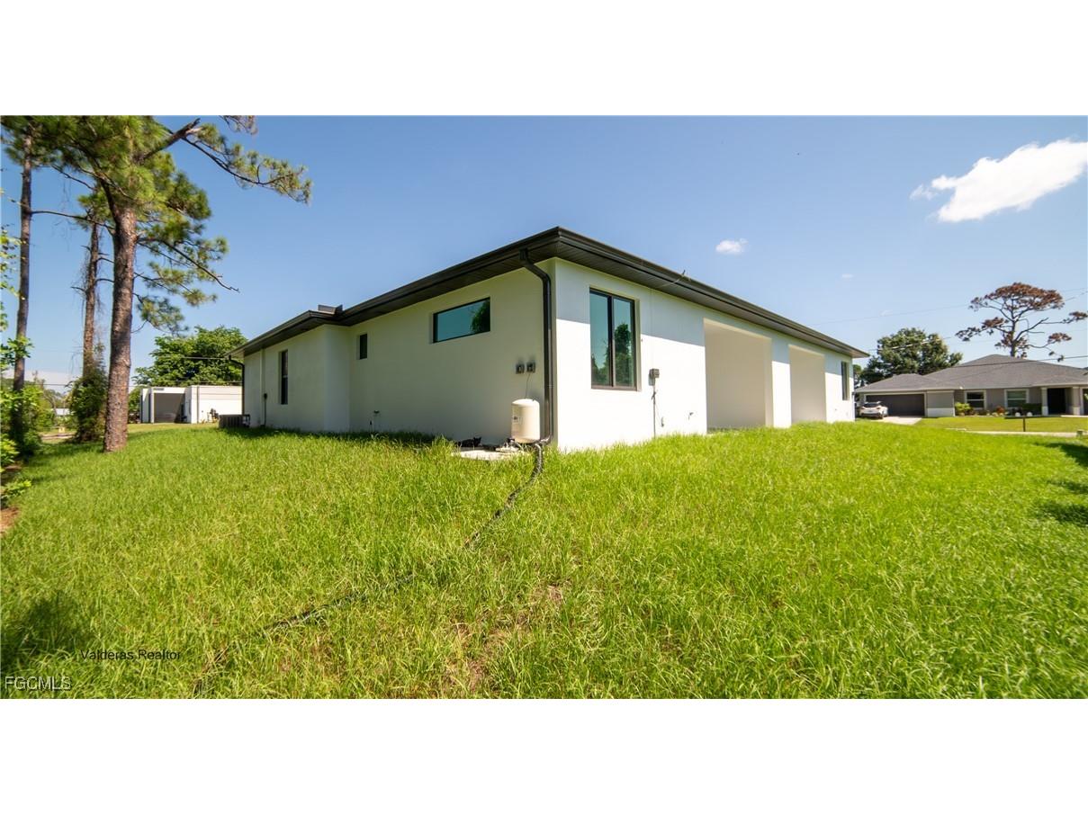 2401/2403 Matena Avenue S Lehigh Acres FL 33973 2025025717 image4