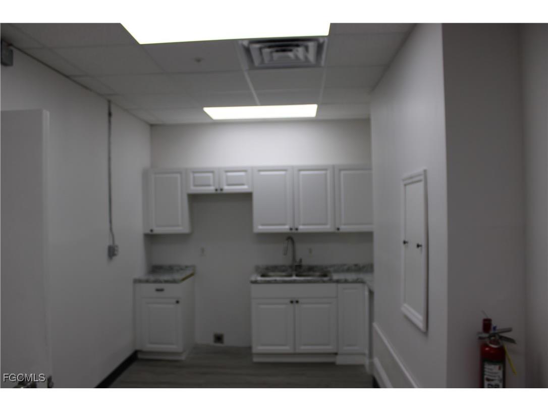 2401 First Street #300 Fort Myers FL 33901 2025023301 image8