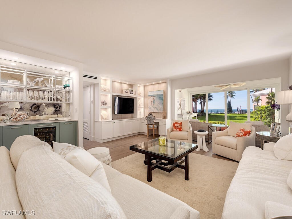 2401 Gulf Shore Boulevard N #11 Naples FL 34103 225082609 image1