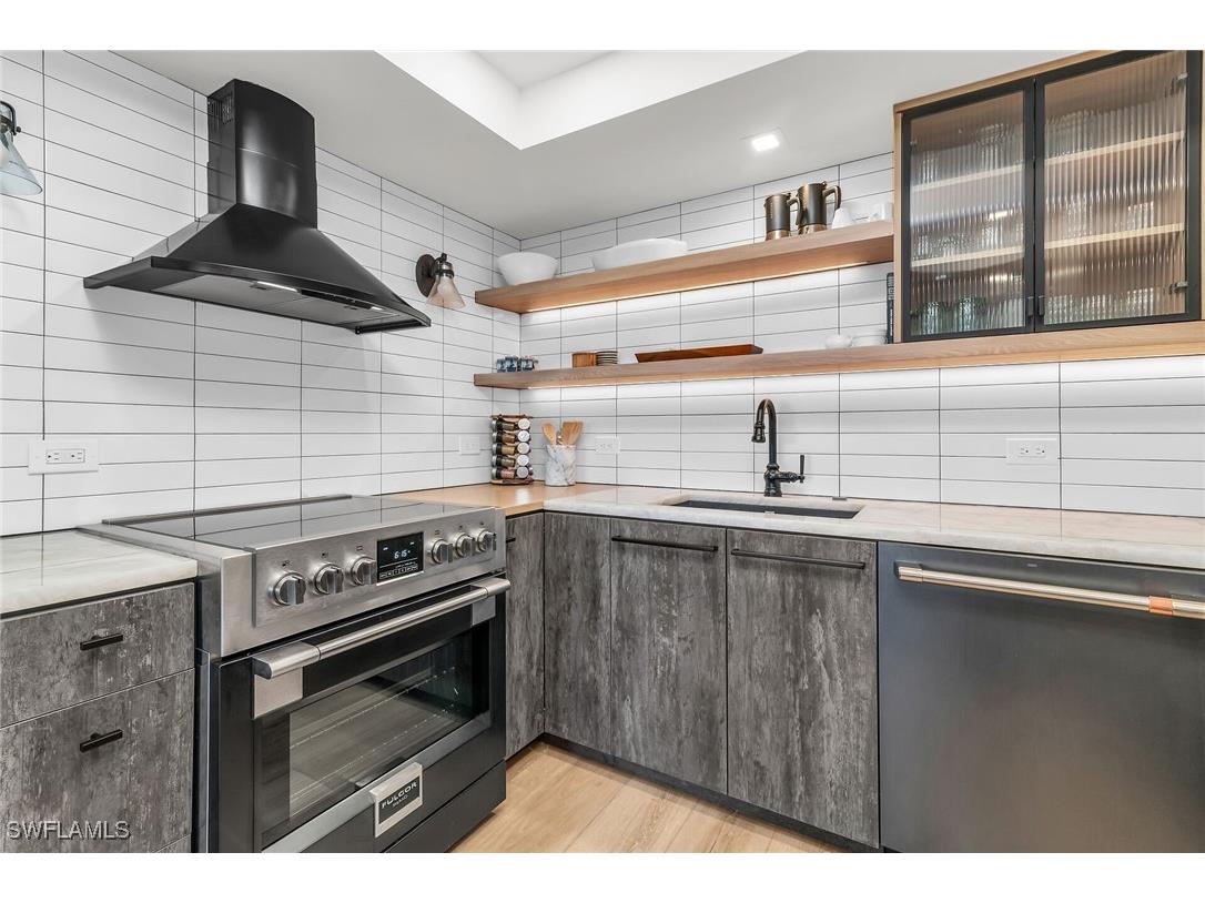 2401 Gulf Shore Boulevard N #13 Naples FL 34103 225078984 image9