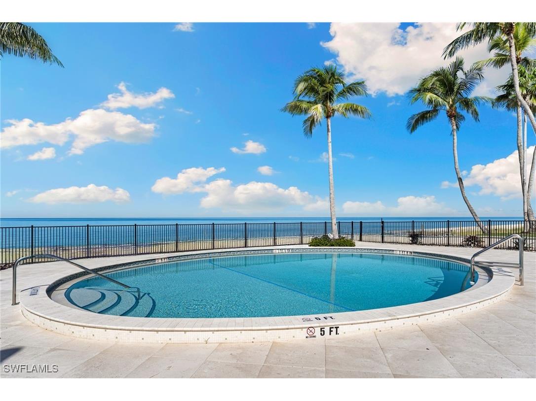 2401 Gulf Shore Boulevard N #VILLA 1 Naples FL 34103 224098516 image2