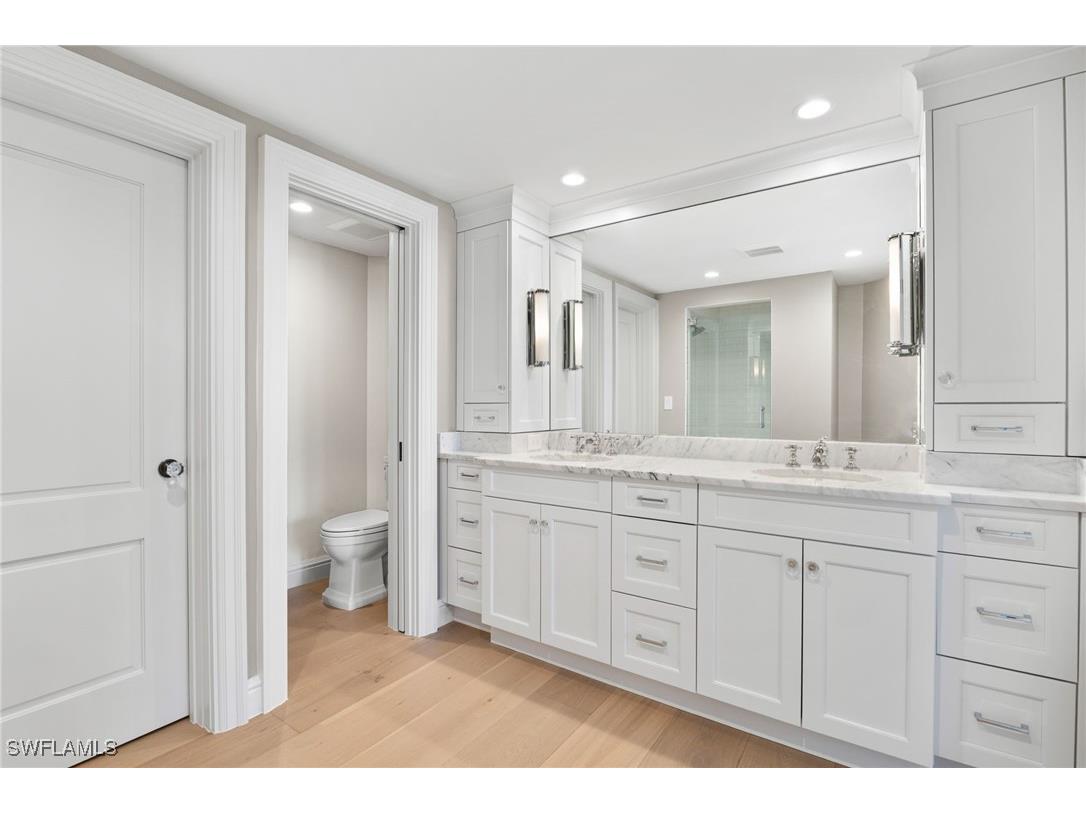 2401 Gulf Shore Boulevard N #VILLA 1 Naples FL 34103 224098516 image6