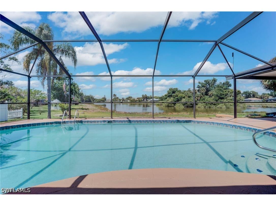 2401 Lakeview Drive Lehigh Acres FL 33936 226016075 image3