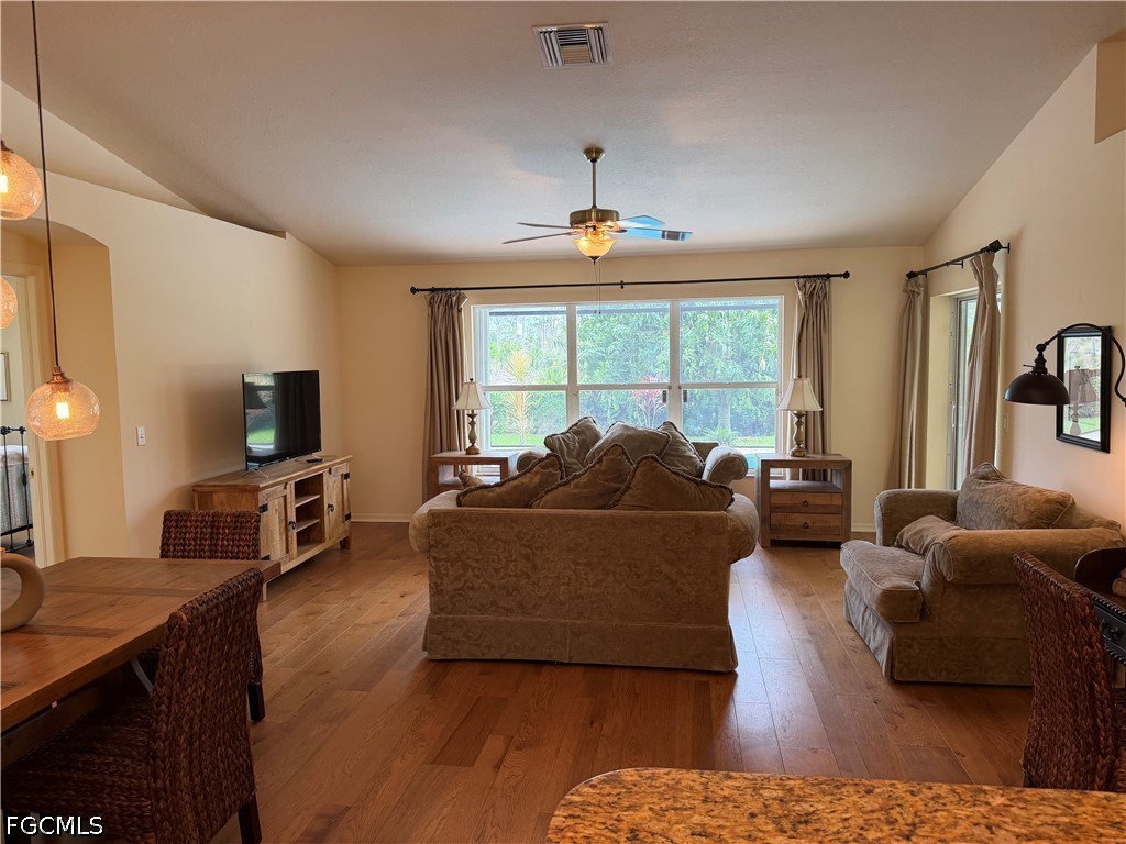 2401 SW 38th Terrace Cape Coral FL 33914 2026024925 image8
