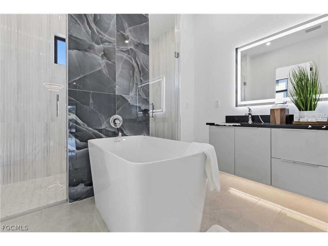 2402 Everest Parkway Cape Coral FL 33904 2026009180 image36