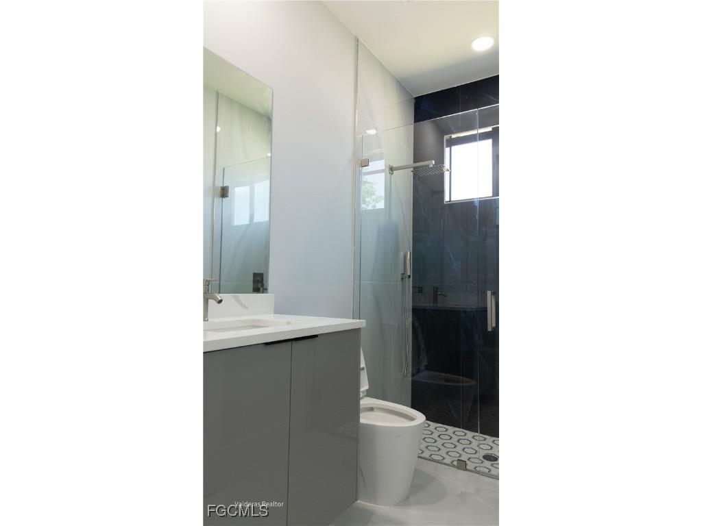 2404/2406 Crawford Avenue N Lehigh Acres FL 33971 2025025836 image10