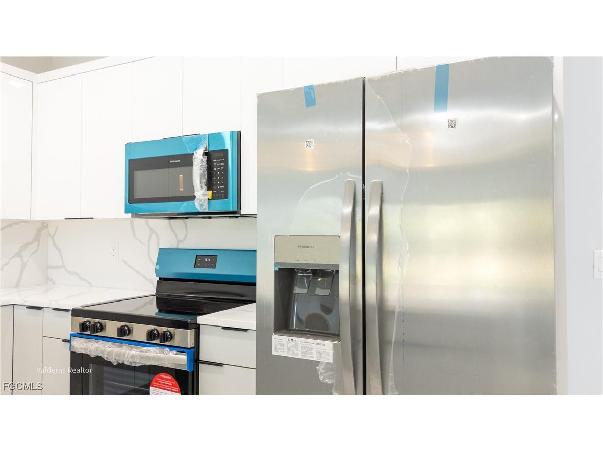 2404/2406 Crawford Avenue N Lehigh Acres FL 33971 2025025836 image4