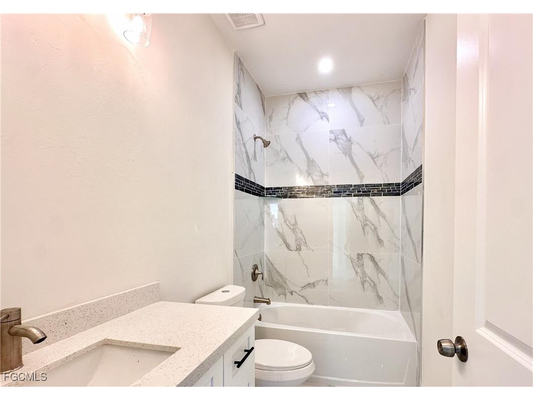 2404/2406 Dickens Avenue N Lehigh Acres FL 33971 2025001602 image5