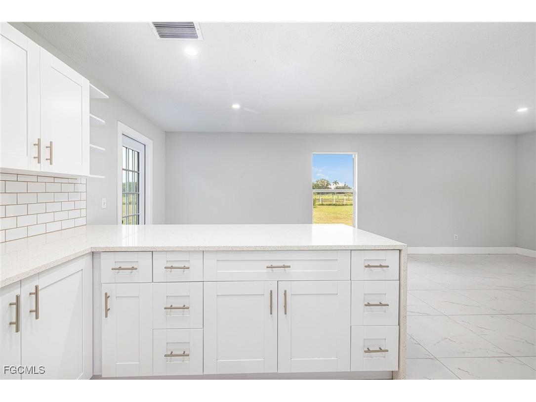 2404 Silver Lake Road Labelle FL 33935 2025020532 image13