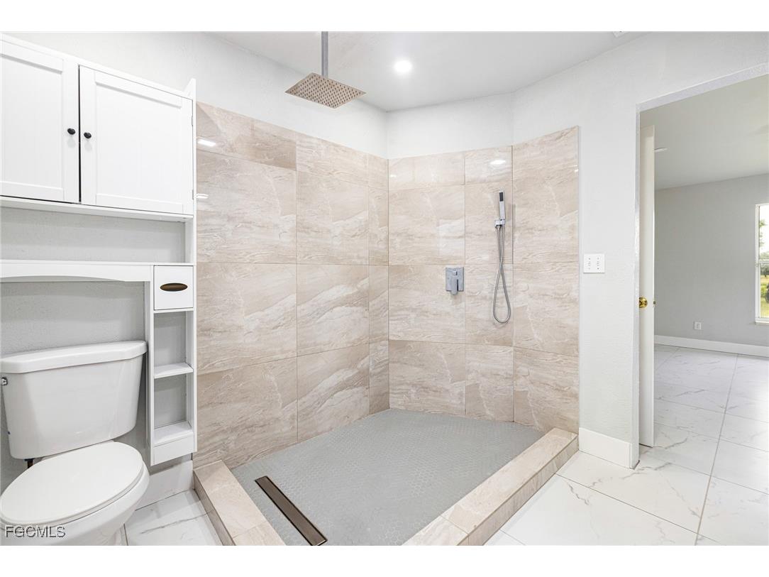 2404 Silver Lake Road Labelle FL 33935 2025020532 image27