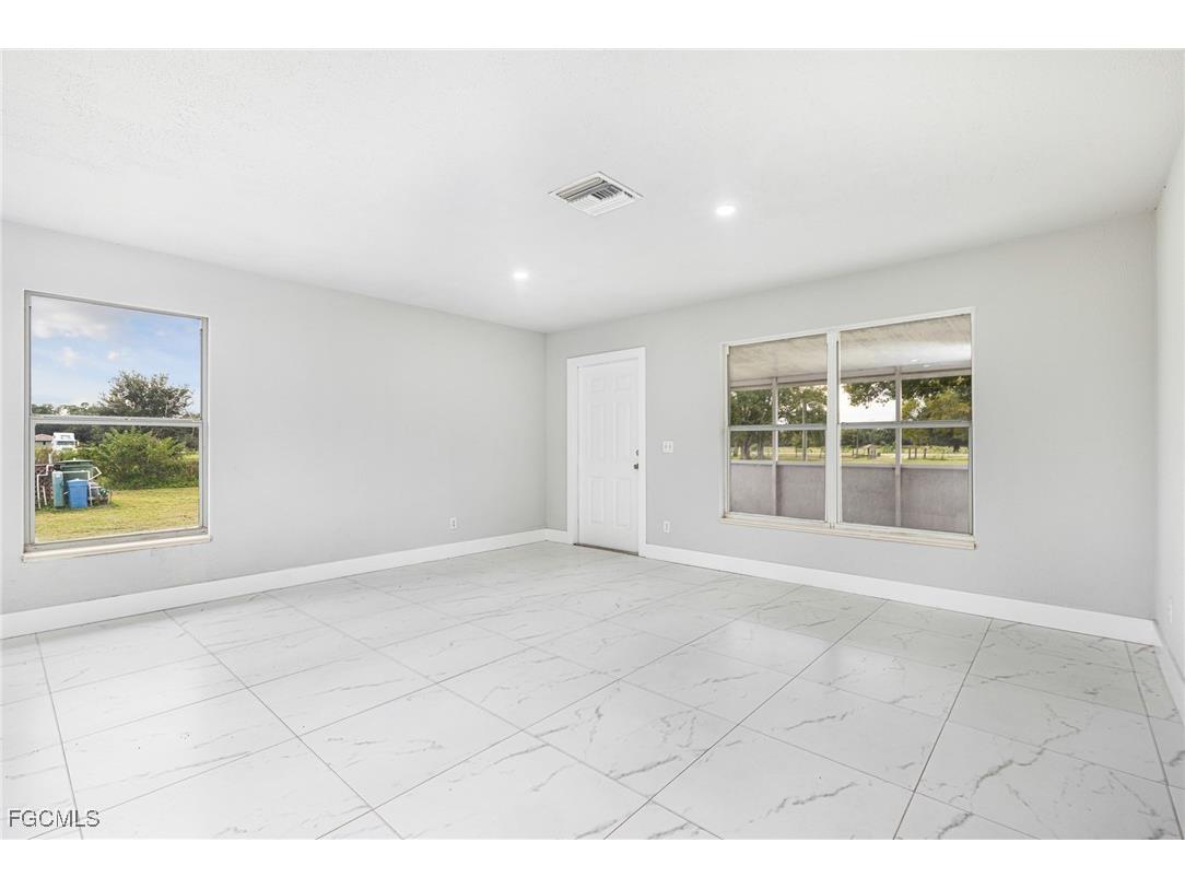 2404 Silver Lake Road Labelle FL 33935 2025020532 image4