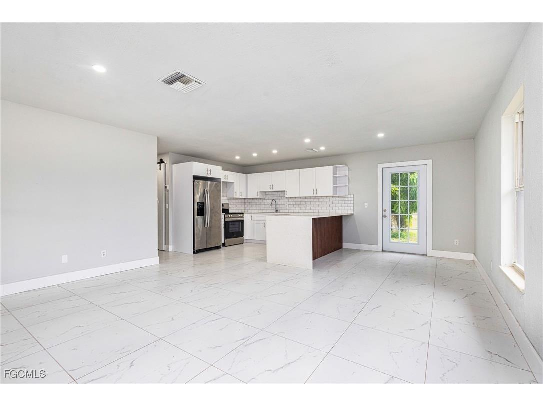 2404 Silver Lake Road Labelle FL 33935 2025020532 image8