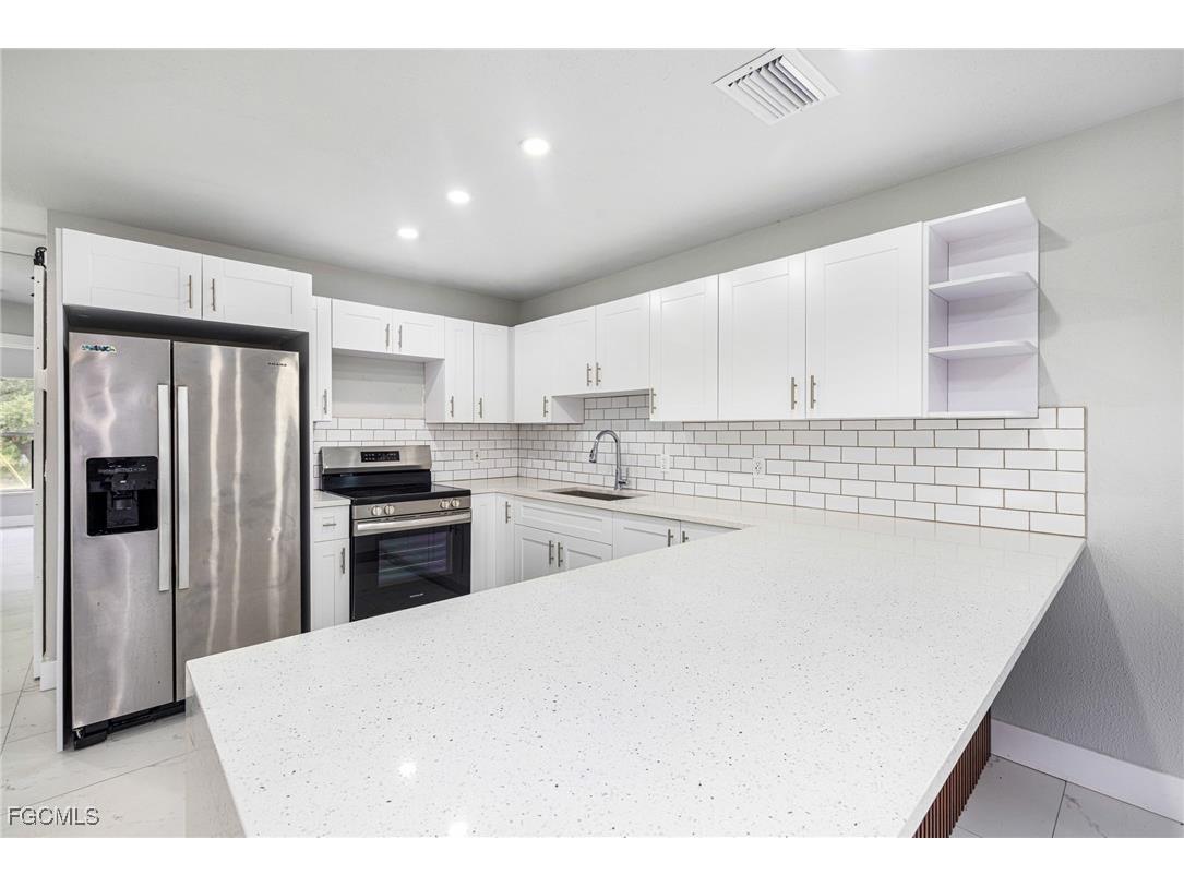 2404 Silver Lake Road Labelle FL 33935 2025020532 image9