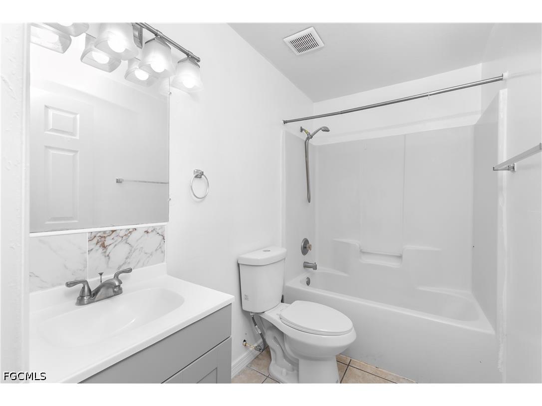 2405/2407 George Avenue S Lehigh Acres FL 33973 2026022580 image10