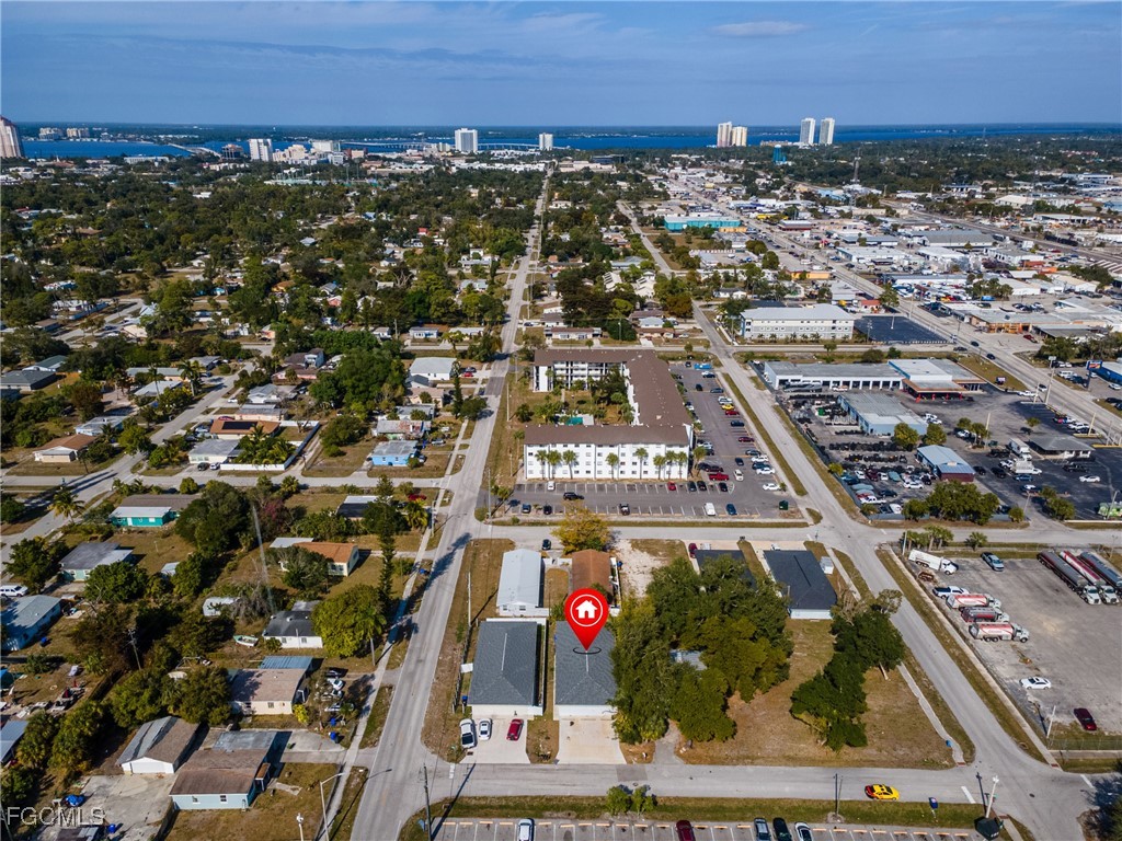 2405 Maple Avenue Fort Myers FL 33901 2026002673 image1