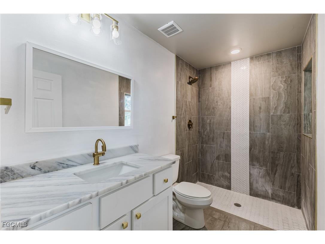 2405 Maple Avenue Fort Myers FL 33901 2026002673 image11