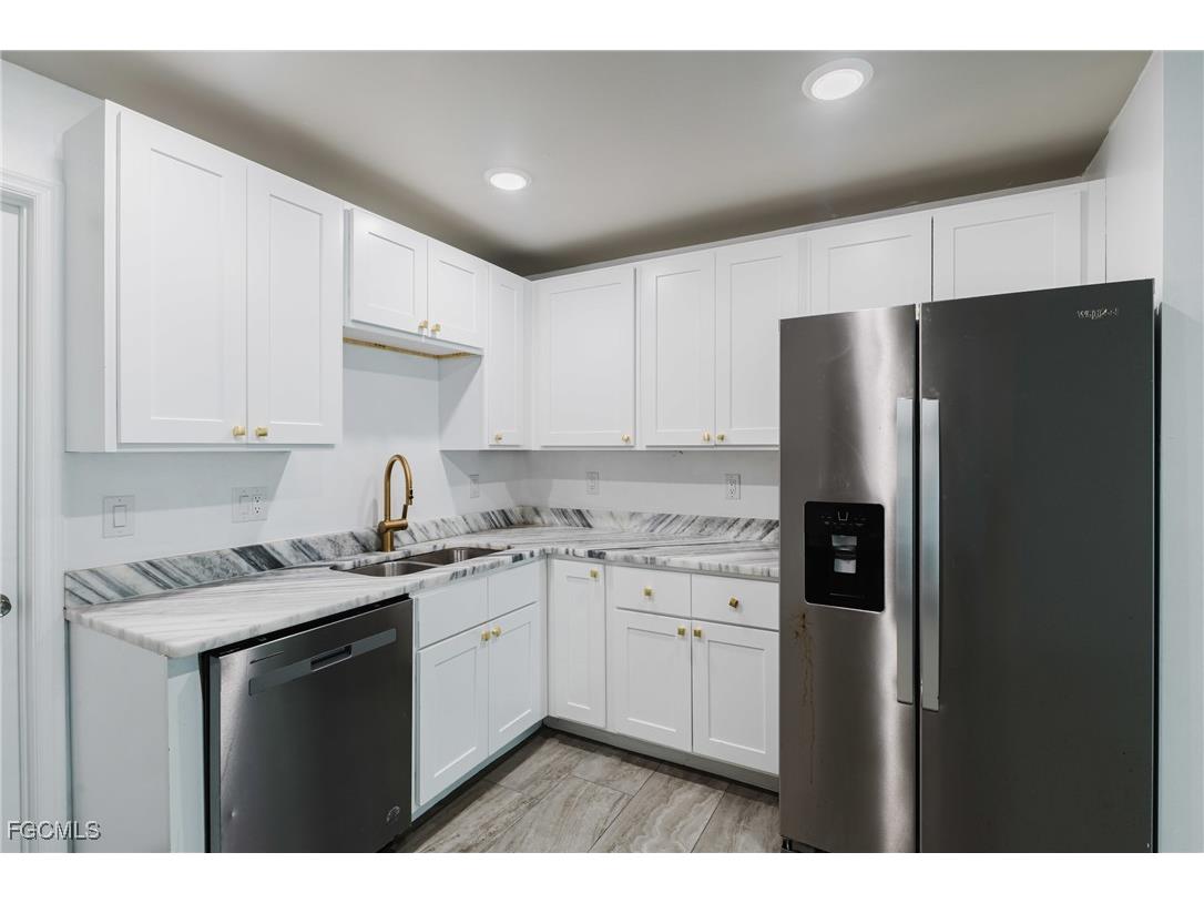 2405 Maple Avenue Fort Myers FL 33901 2026002673 image15
