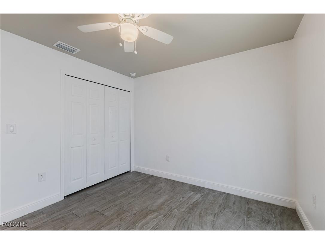 2405 Maple Avenue Fort Myers FL 33901 2026002673 image5