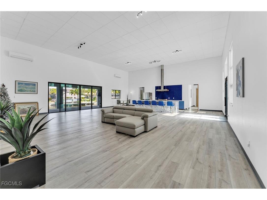 2405 SW 32nd Street Cape Coral FL 33914 2026002993 image6