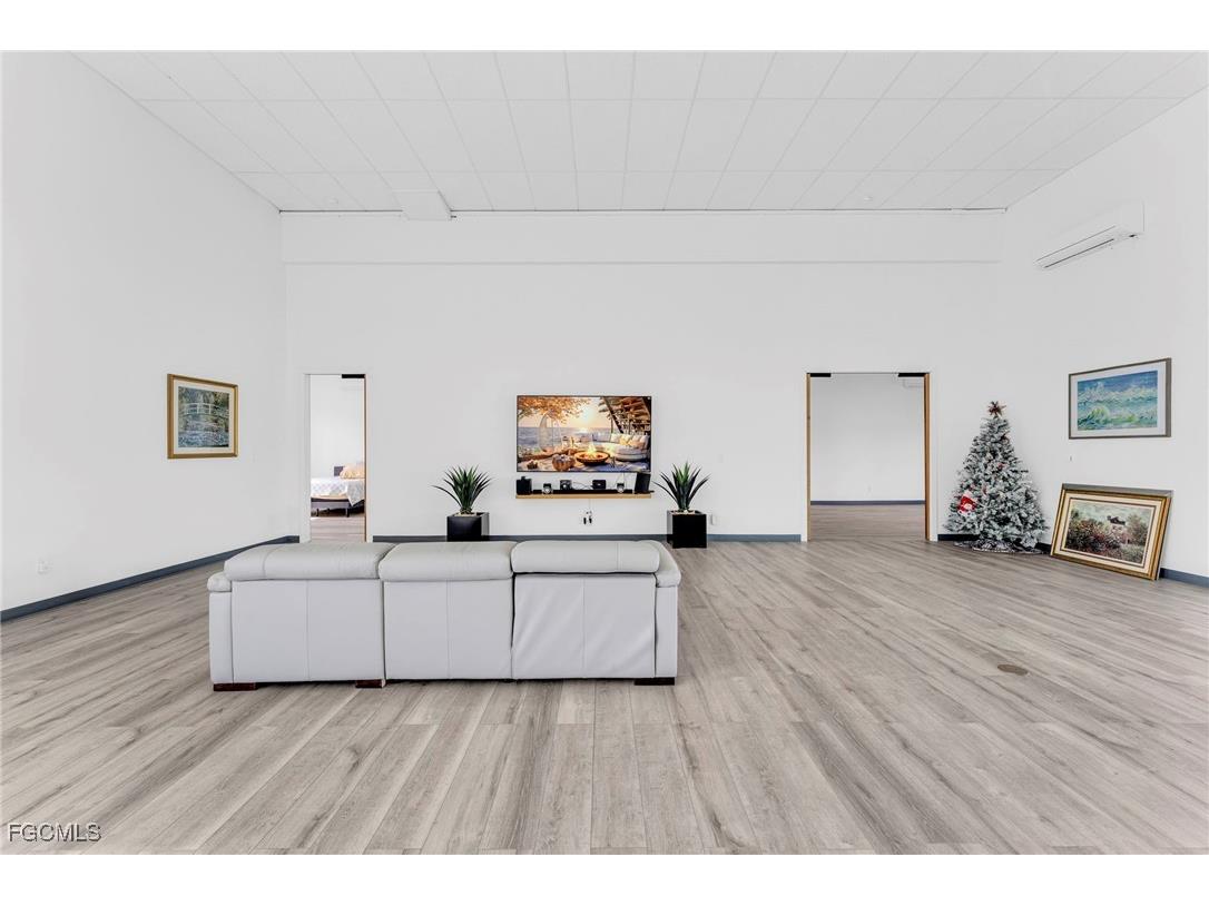 2405 SW 32nd Street Cape Coral FL 33914 2026002993 image8