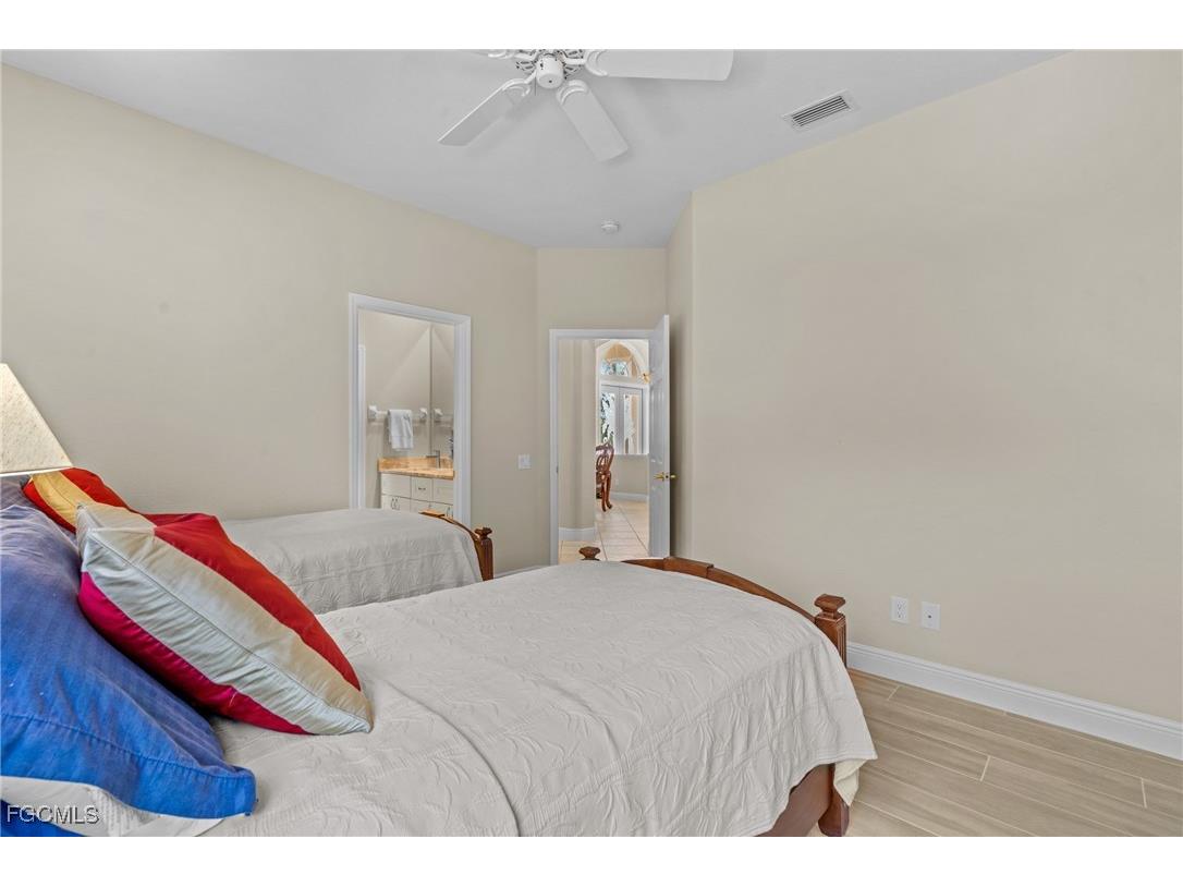 2405 Sagramore Place Cape Coral FL 33914 2025016788 image37