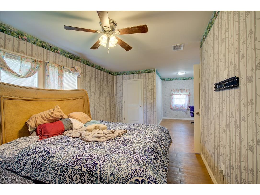 2405 Zoysia Lane North Fort Myers FL 33917 2025003919 image17