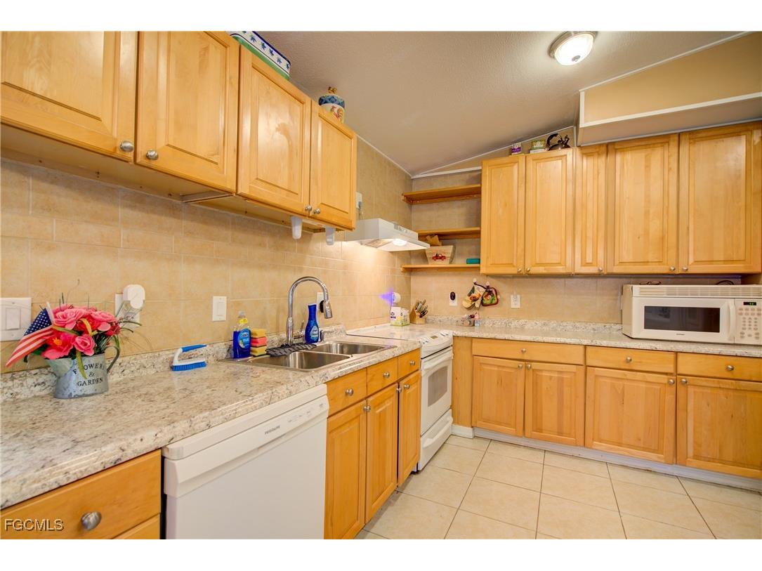 2405 Zoysia Lane North Fort Myers FL 33917 2025003919 image2