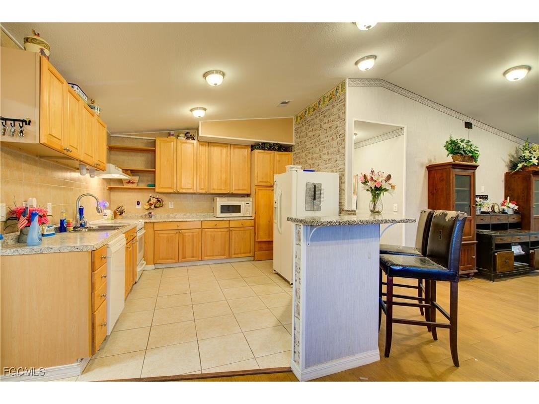 2405 Zoysia Lane North Fort Myers FL 33917 2025003919 image3