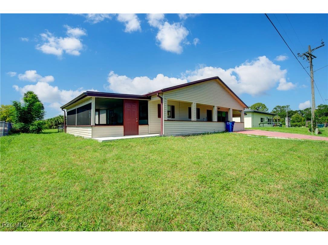 2405 Zoysia Lane North Fort Myers FL 33917 2025003919 image35