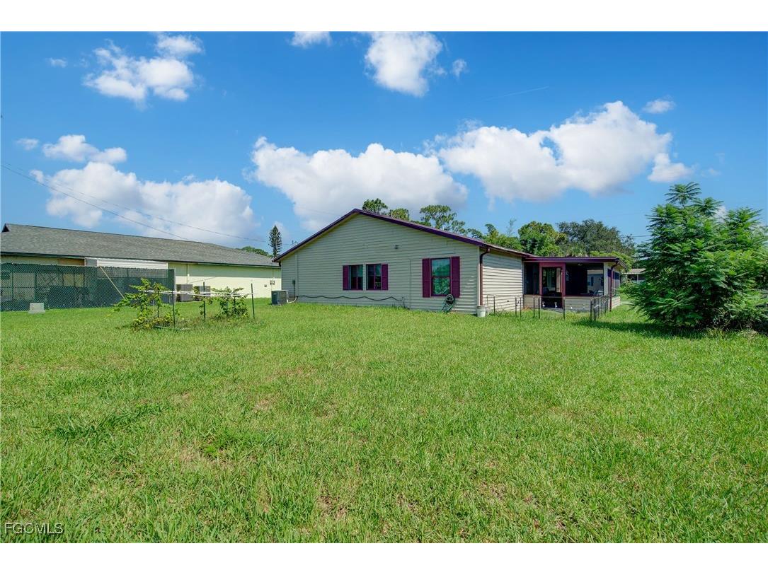 2405 Zoysia Lane North Fort Myers FL 33917 2025003919 image37