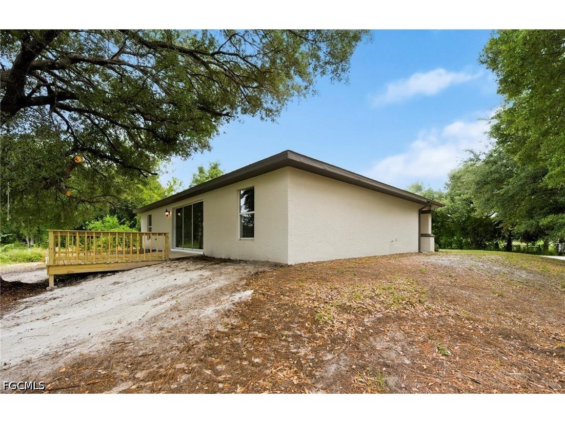 2406 E 23rd Street Alva FL 33920 2026025616 image23